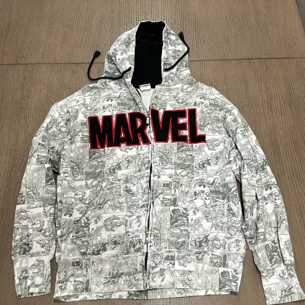 *AUTHENTIC* Marvel Sweater